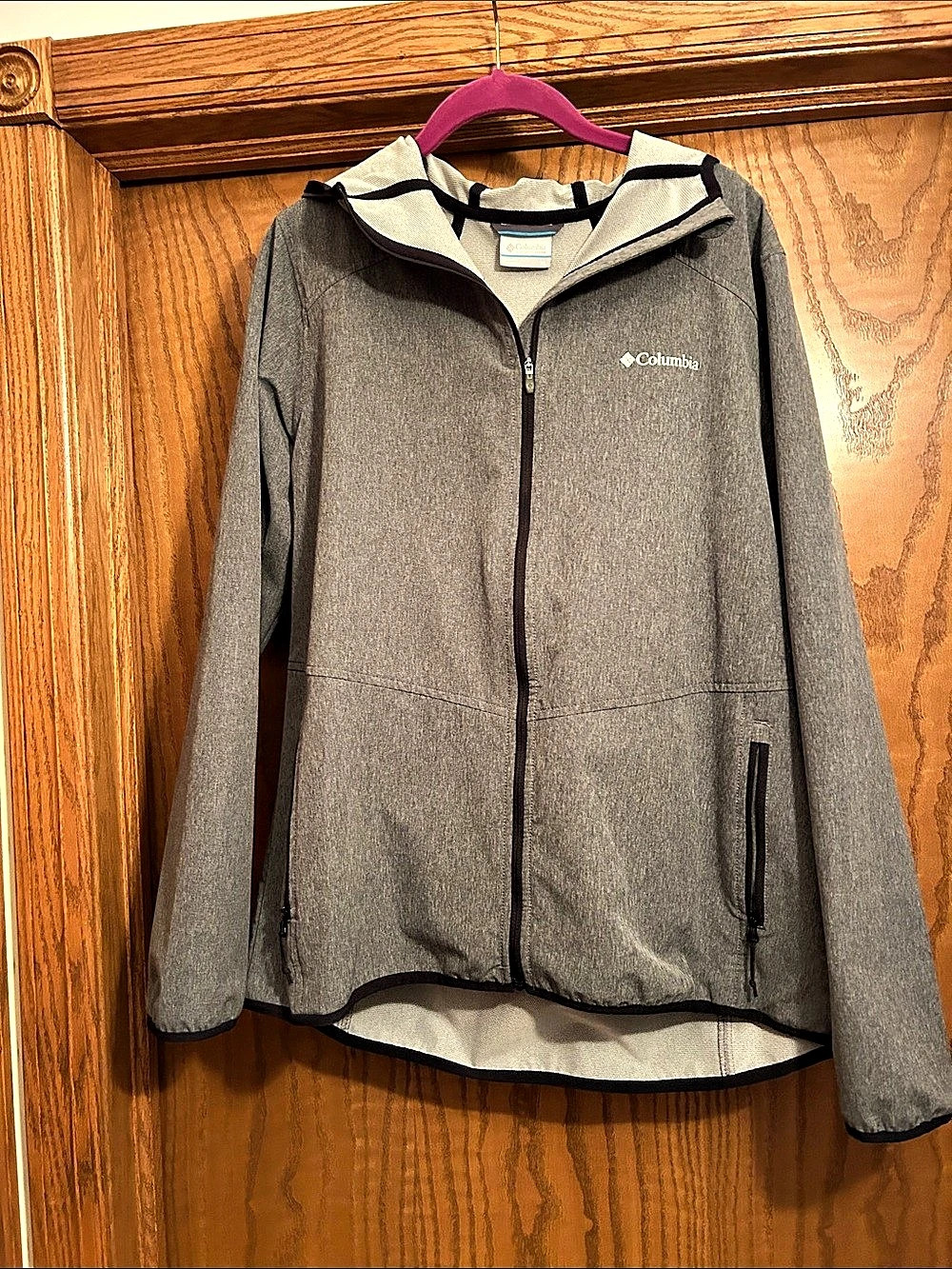 Columbia Women’s Gray Hooded rain Jacket Size XL-